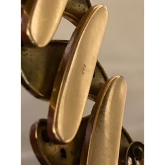 1940s Gold Expansion Bugbee and Niles Sweetheart Bracelet - Picture 2 of 15